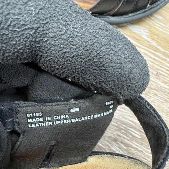 Clarks Ina Charm Black Leather Closed Toe Casual Shoe Women's Size 6.5M - Picture 5 of 6